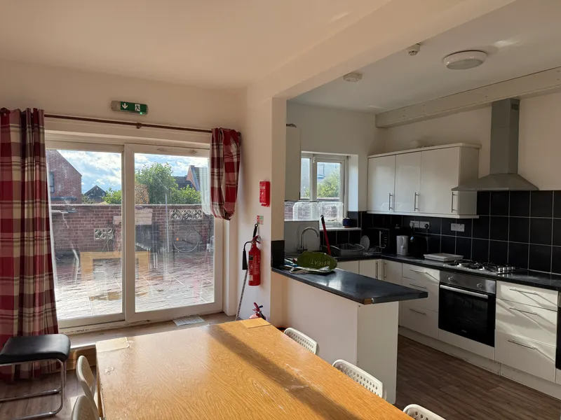 50 Clifford Street, 6 Bedroom student house NG7 3GU - Thumbnail 1